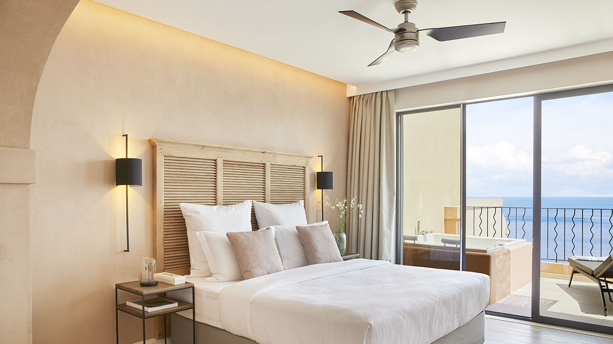 Grand Terrace Deluxe Suite Whirlpool